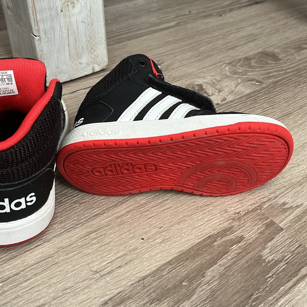 Adidas hightops/9K - Picture 3 of 4